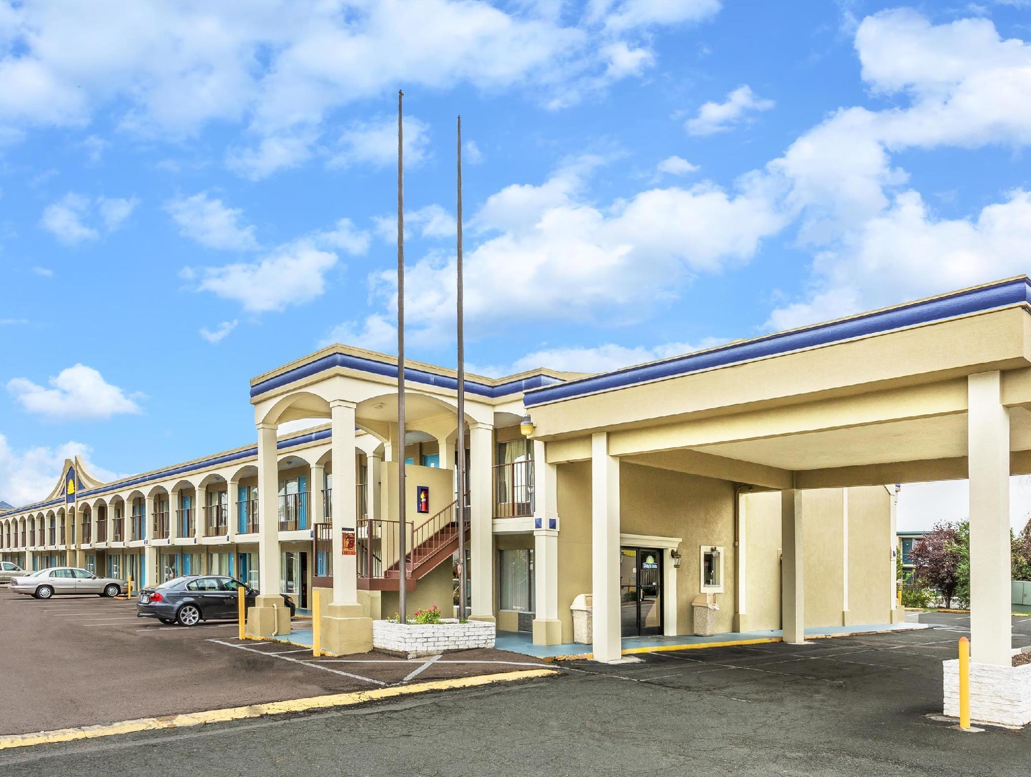 Days Inn By Wyndham Ашланд Екстериор снимка