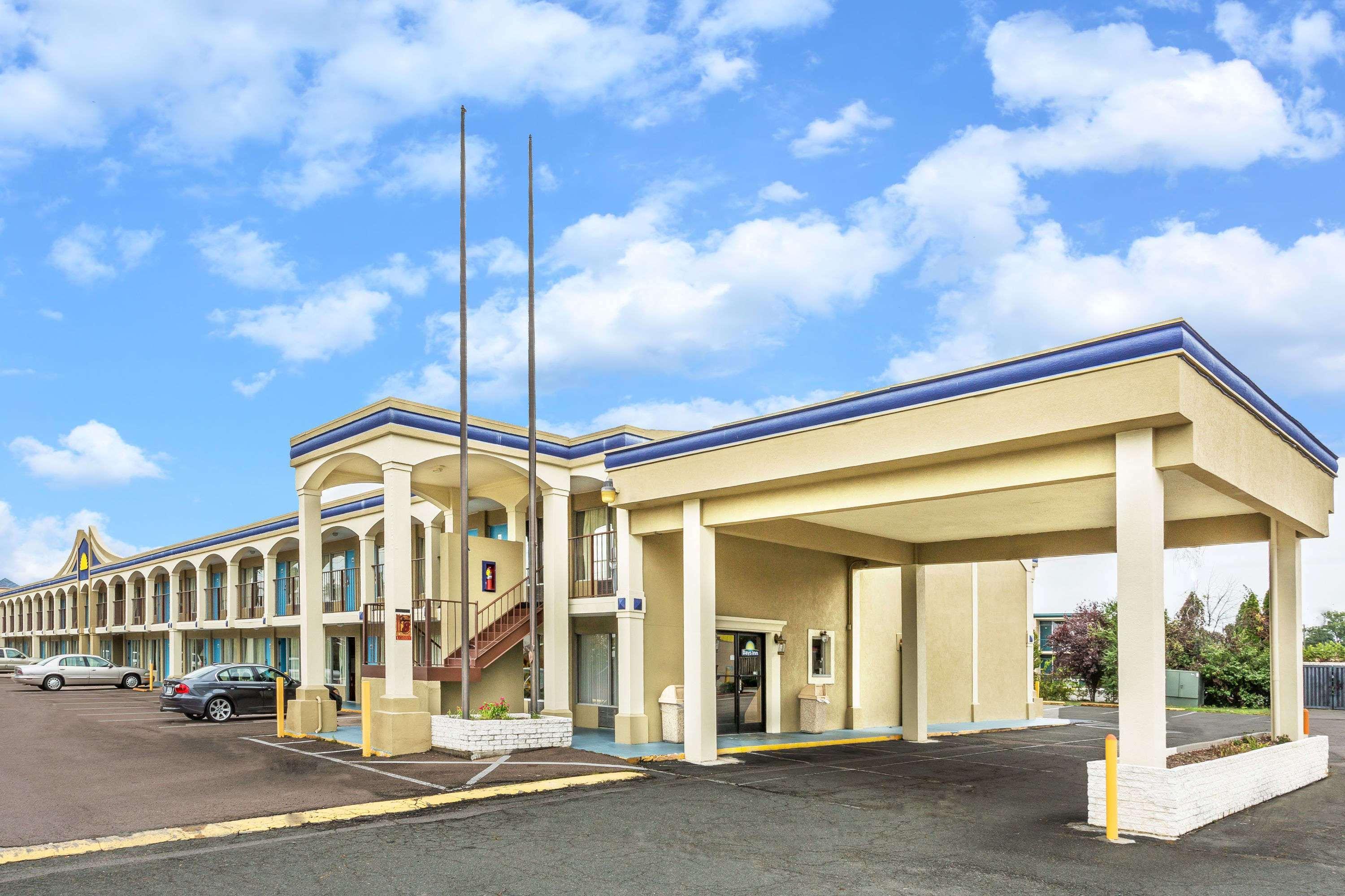 Days Inn By Wyndham Ашланд Екстериор снимка