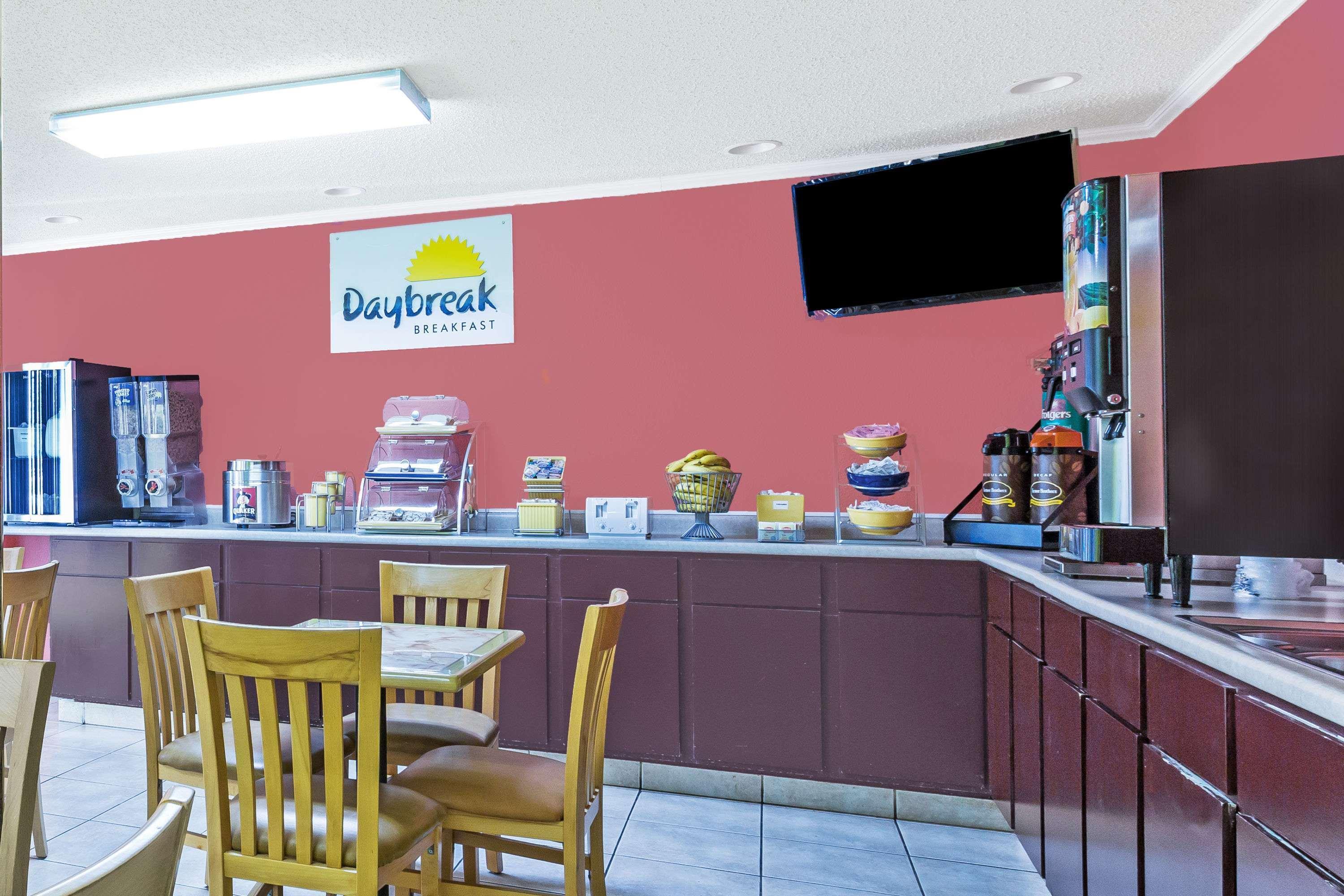 Days Inn By Wyndham Ашланд Екстериор снимка